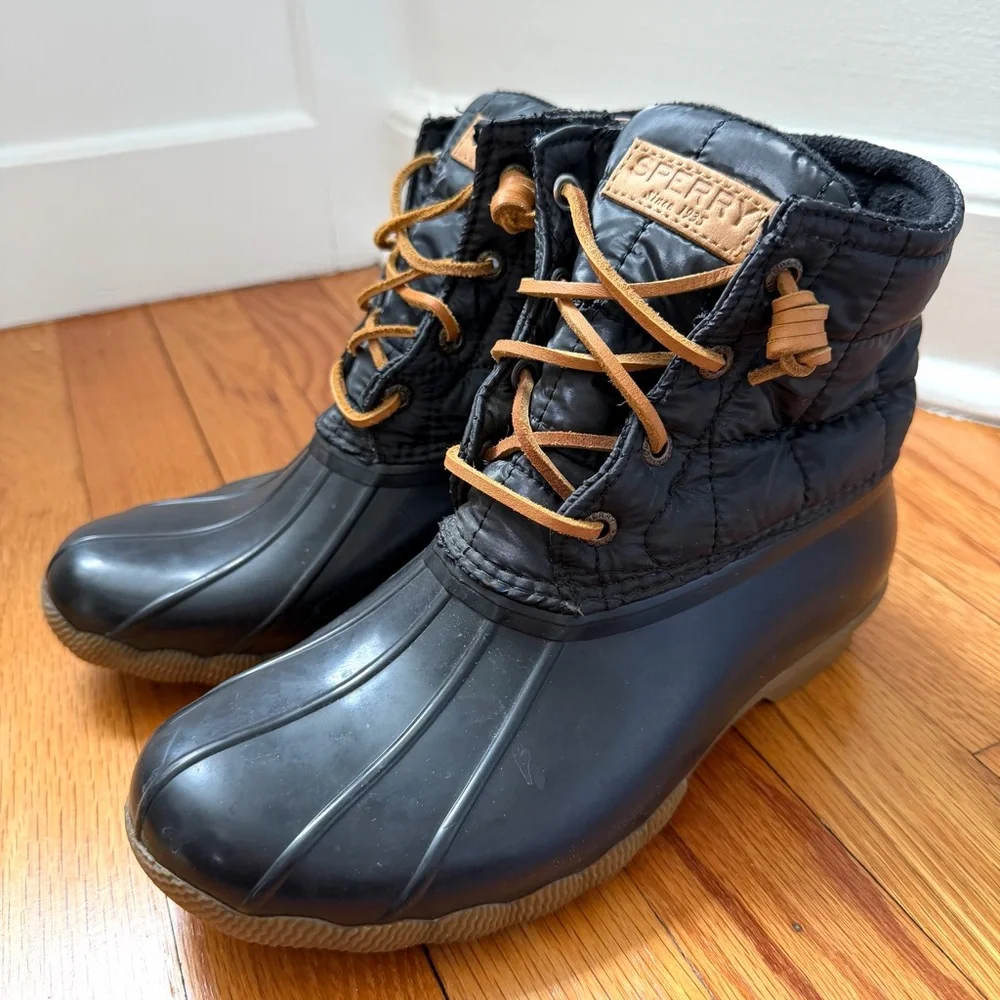 Sperry Saltwater Shiny Quilted Duckboot Black Side Zip Women’s Size 7